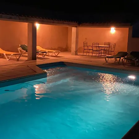 Avec Vue Et Piscine *